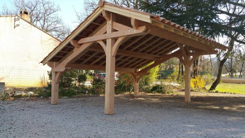 Conception d'abris de voiture bois près de Saint Maximin la St Baume